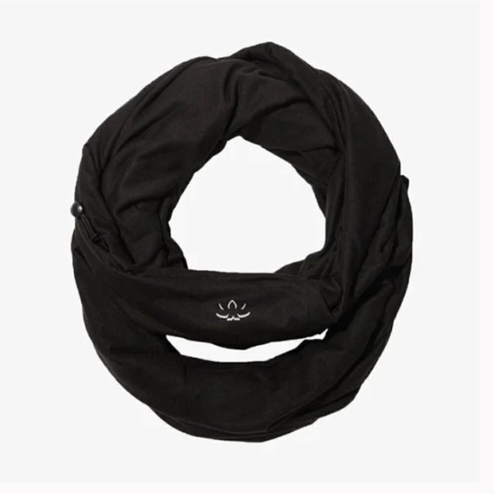 Beyond Yoga Black Pocket Infinity Scarf Black M260
